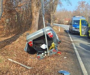 Cztery osoby ranne w wypadku na DK-76. Kierowca prawdopodobnie miał napad padaczkowy!