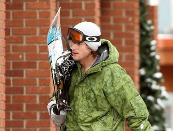 Ashton Kutcher na snowboardzie