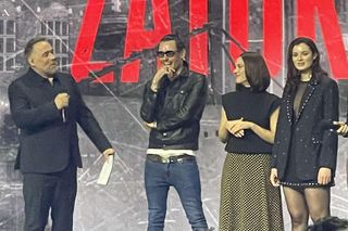 Spodnie spłatały figla Bartoszowi Gelnerowi na ramówce TVP