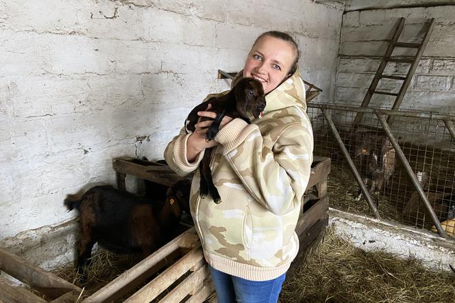 Rolnicy. Podlasie. Partner Emilii Korolczuk odebrał poród w gospodarstwie. To dla niego żaden problem [ZDJĘCIA, WIDEO]