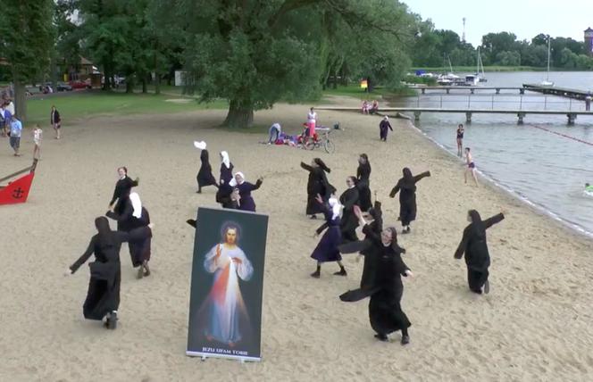 zakonnice na plaży