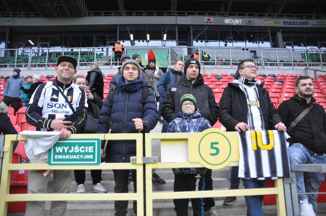 W Tychach grają gwiazdy światowego futbolu. Najpierw był pokazowy trening z młodzieżą