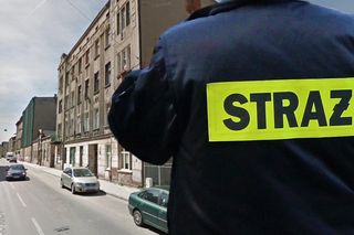 Zawaliła się część kamienicy w centrum miasta. Służby w akcji