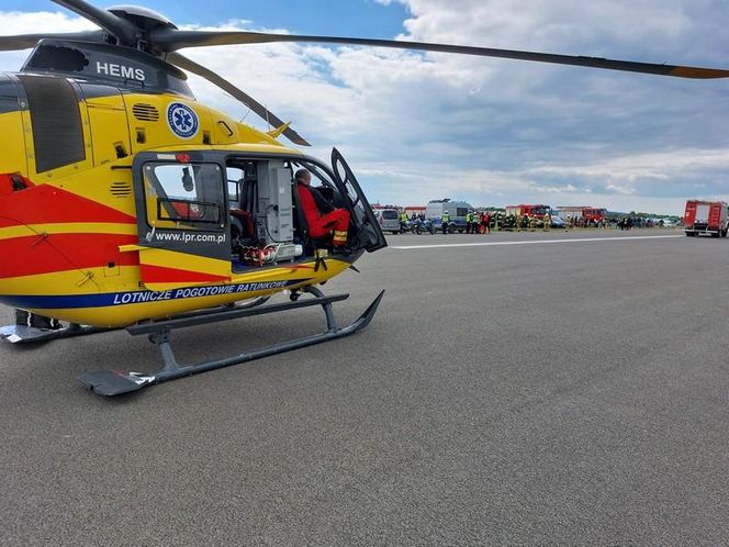 Dramatyczne sceny w Krośnie. Podczas wyścigu samochód uderzył w kibiców