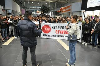 Krzyki w warszawskim centrum handlowym. Najemcy z Marywilskiej protestują 
