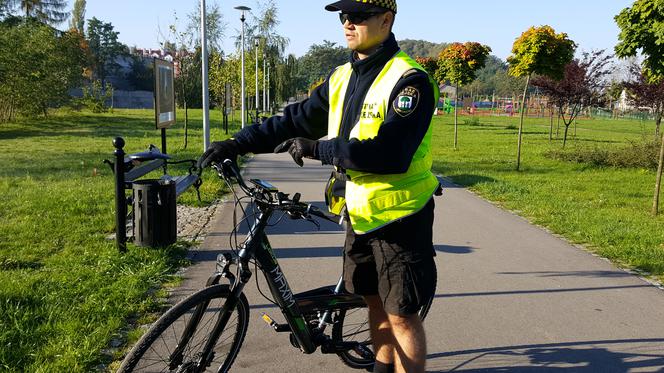 Straż Miejska w Jaworznie testuje rowery elektryczne