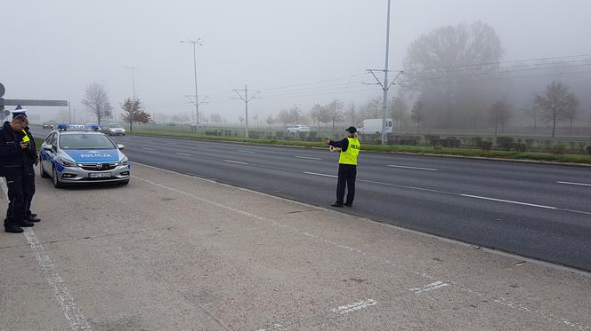 Rozbłyśnij rozsądkiem - załóż odblask - akcja policji w powiecie toruńskim