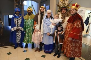 Przez Bydgoszcz przeszedł barwny Orszak Trzech Króli, a w nim wielbłąd Gacek, konie, alpaki, mędrcy i święta rodzina