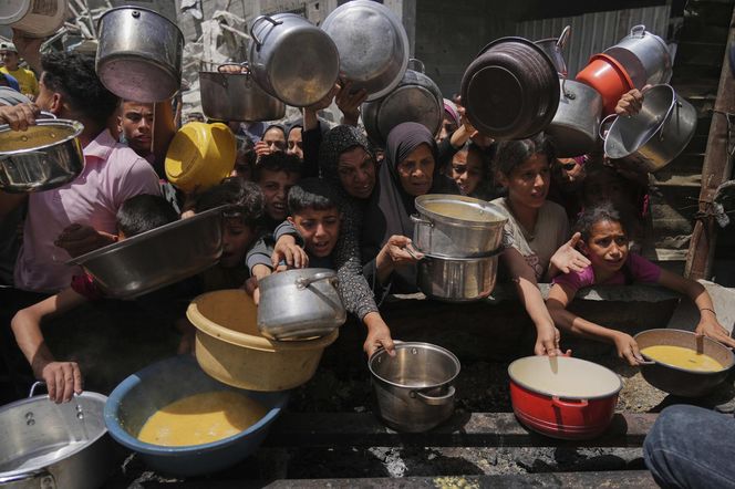 Dramat w Strefie Gazy. Dzieci i seniorzy umierają z głodu. Pomoc ruszyła, ale wciąż jest jej za mało