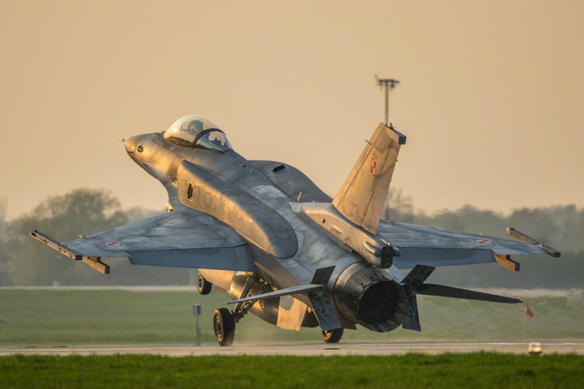 Ukraina szuka pilotów samolotów F-16. Rząd w Kijowie apeluje do innych krajów