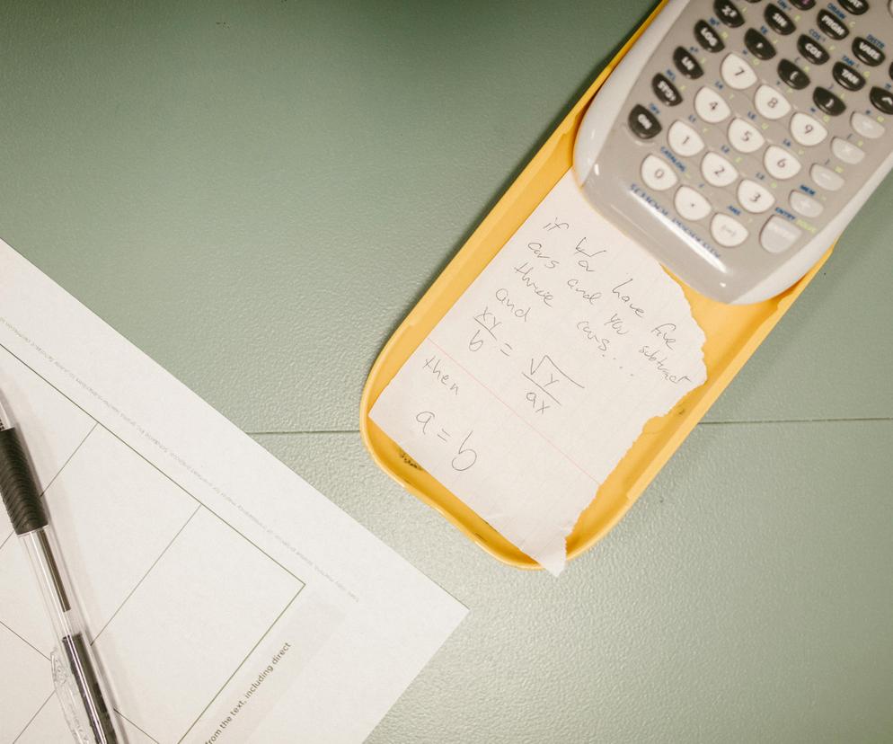 Czy na maturze 2024 można mieć kalkulator? Co można wnieść na egzamin z matematyki?