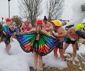 Mazowieckie Morsy otworzyły sezon morsowania 2025/2026 nad zalewem w Siedlcach