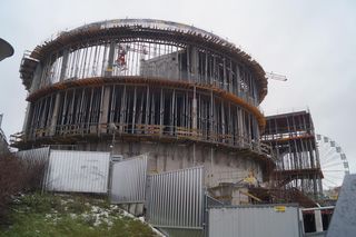 Nowy krąg Opery Nova rośnie w oczach. Zagladamy na plac budowy