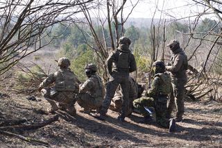 Międzynarodowe ćwiczenia NATO w Toruniu. Naprowadzali ogień na wyznaczone cele [GALERIA]
