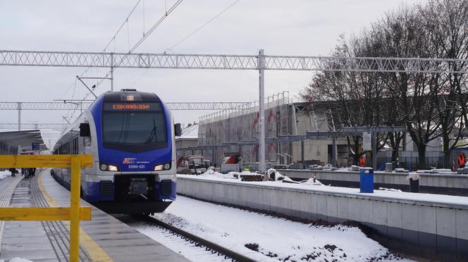 Dworzec Główny w Olsztynie rośnie w oczach. Stoi już metalowa konstrukcja budynku [ZDJĘCIA]