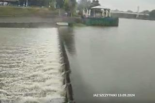 Fala opadów we Wrocławiu. Widać zwiększony przepływ wody 