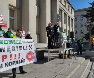 Górnicy protestowali pod ministerstwem przemysłu w Katowicach przeciwko likwidacji KWK Bielszowice