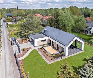 Aranżujemy przestrzeń wokół domu. Nawierzchnie, ogród, ogrodzenie, taras i inne elementy otoczenia 