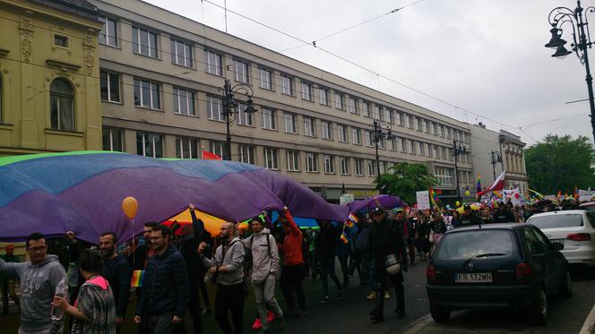 21 postulatów na krakowskim Marszu Równości, narodowcy odpowiedzieli swoimi hasłami.