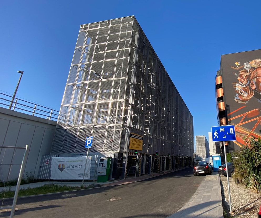 Automatyczny parking przy ulicy Tylnej Mariackiej w Katowicach