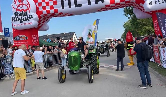 Wystartował słynny Rajd Koguta! Na trasie kilka tysięcy zabytkowych aut 