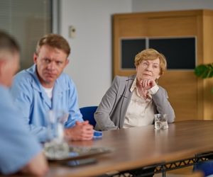 Na Wspólnej odc. 4084. Krystyna Agier (Małgorzata Knothe), Kamil (Kazimierz Mazur), Tomasz Adamski (Tomasz Piątkowski)