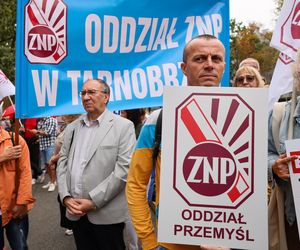 Protest ZNP przed Ministerstwem Edukacji