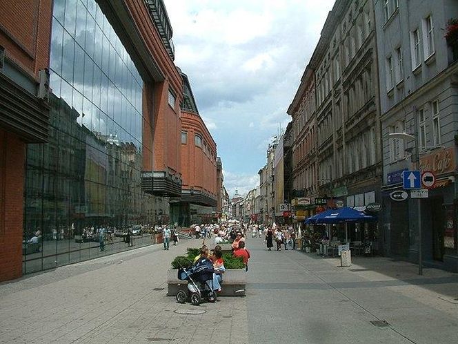 Ulica Półwiejska - 40 zgłoszeń 