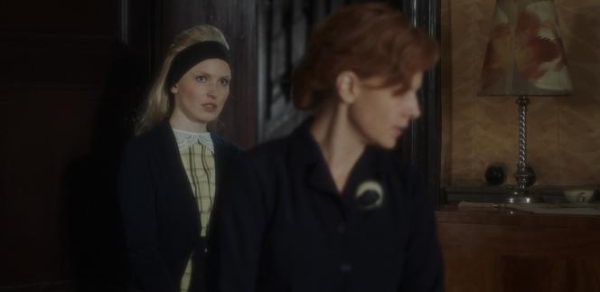 Dom pod Dwoma Orłami odc. 10. Helenka (Karolina Rzepa) w młodości, Zofia Szablewska (Karolina Gruszka)