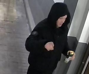 Rozbój w Katowicach. Policja publikuje zdjęcia i prosi o pomoc