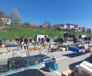 Aż trudno uwierzyć, jakie skarby można tutaj kupić! O tym Jarmarku Staroci wiedzą nieliczni
