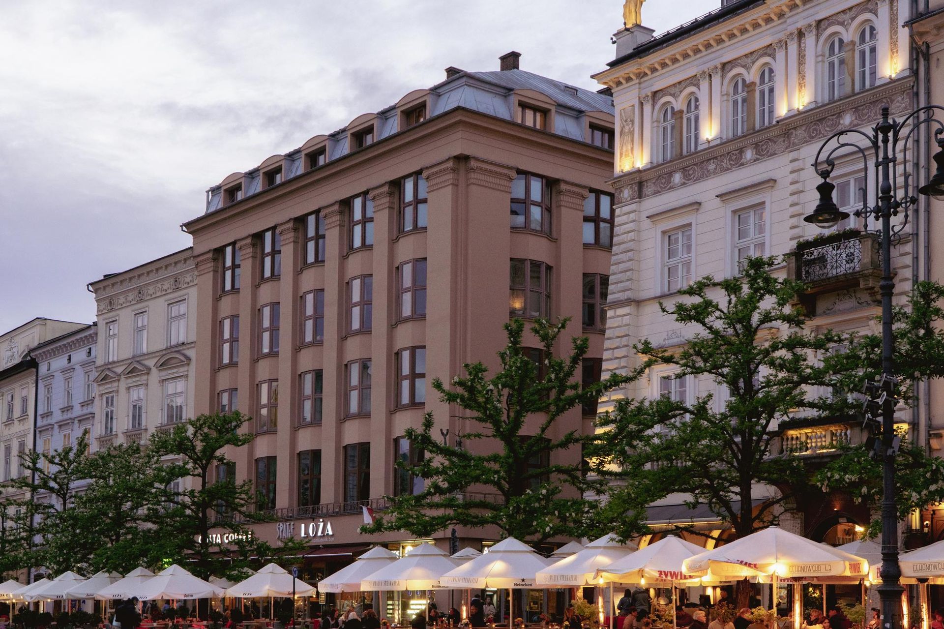 Feniks na Rynku Głównym w Krakowie