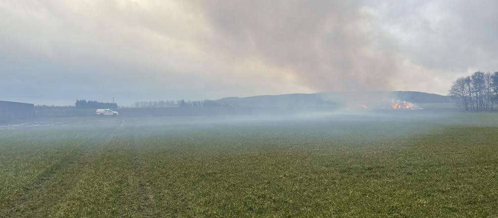 Potężny pożar stodoły w Wielkopolsce. Wichura utrudniała akcję 