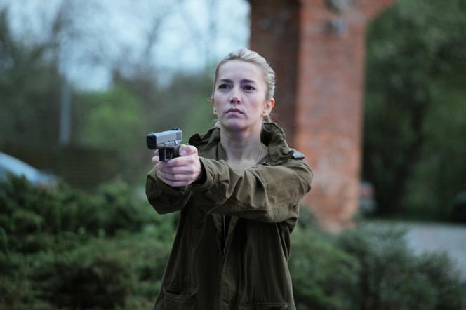 Na krawędzi 2 sezon odc. 5. Lena Korcz (Kamilla Baar)