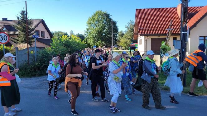 Wędrówka zakończona! Pierwsze grupy z woj. lubelskiego wchodzą już na Jasną Górę! 