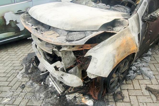 Dacia Duster płonęła jak pochodnia