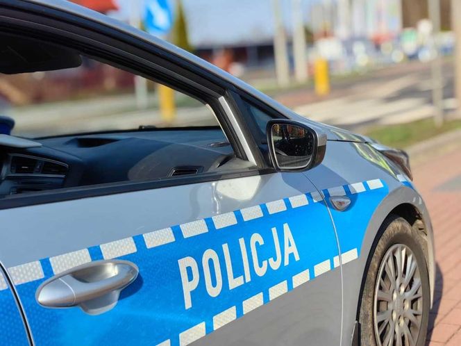 Biała Podlaska. Wandale niszczą banery wyborcze. Policja ma nagrania z monitoringu