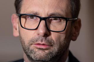 Daniel Obajtek na kawie w markowych okularach