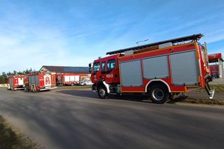 Wjechał do sklepu... samochodem. Wypadek w Oborzyskach Starych koło Kościana