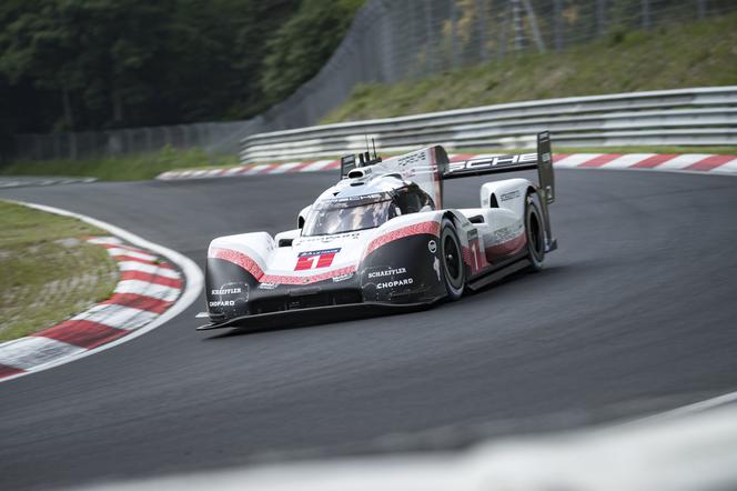 Porsche 919 Hybrid Evo z rekordem toru Nurburgring