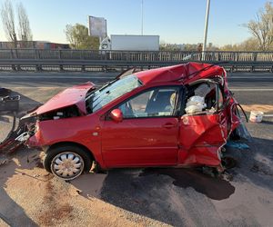 Śmiertelny wypadek na S8! Jedna osoba nie żyje po zderzeniu trzech ciężarówek 