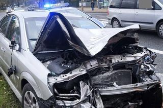 Wypadek w Puławach. 53-latek z 1,6 promila wjechał w autobus miejski