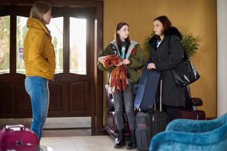 Na Wspólnej odc. 3644: Antosia (Gabriela Jeżółkowska), Weronika (Renata Dancewicz), koleżanka Antosi (Monika Janik)