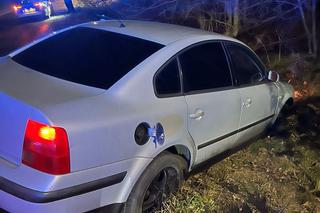 45-latek staranował radiowóz, potem ruszył na policjanta