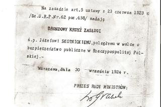 Policjant był jeden, bandytów ośmiu. Śmiertelny strzał padł podczas pościgu