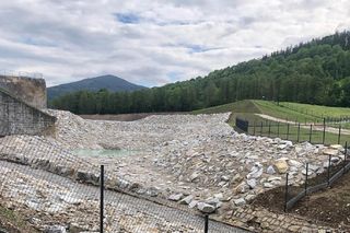 Stronie Śląskie jest bezpieczne - zapora naprawiona.  Wody Polskie ogłosiły przetarg na projekt nowego ziornika. Ma być większy i mocniejszy