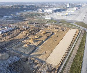 Międzynarodowy Port Lotniczy Katowice w Pyrzowicach ma drogę startową o długości 3200 m
