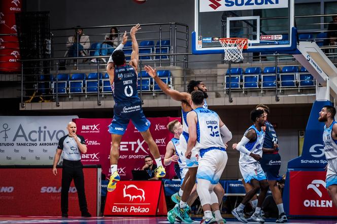 MKS Dąbrowa Górnicza - Arriva Twarde Pierniki Toruń 85:92, zdjęcia z meczu Orlen Basket Ligi