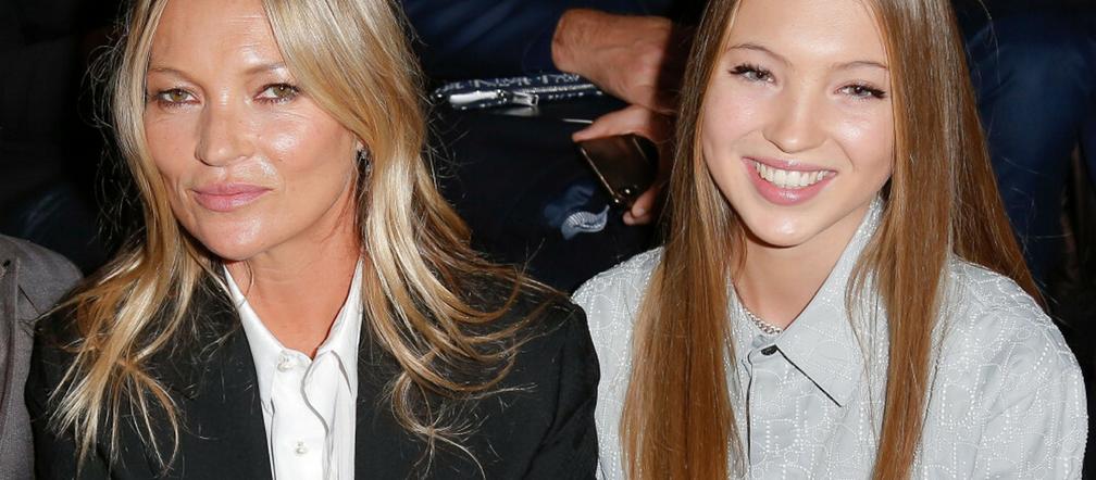 19-letnia córka Kate Moss na odważnych zdjęciach. O mamie mówi: Jest stara, nudna i nosi dresy