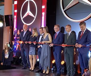Przyszłość motoryzacji w zasięgu ręki – najnowocześniejszy salon Duda-Cars pod Lesznem już otwarty!